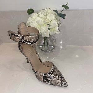 Micheal Kors python skin heels size 8
